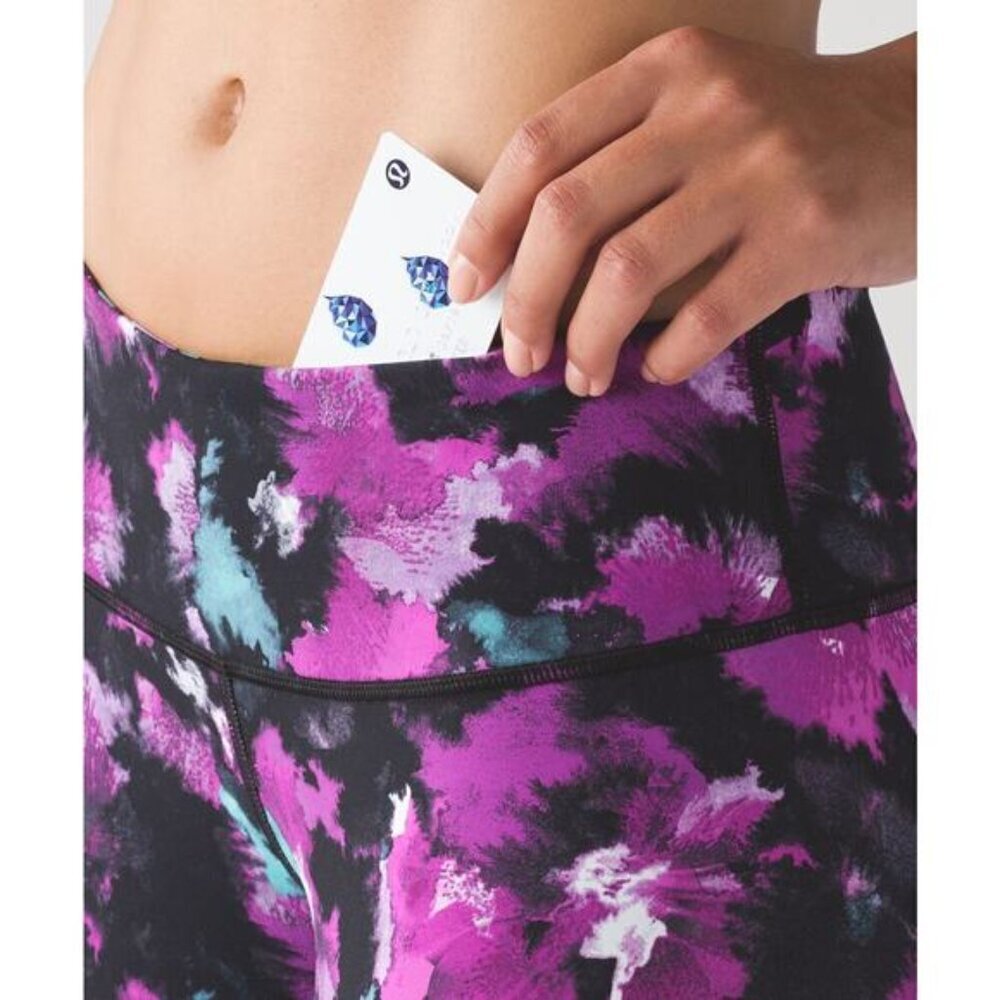 LULULEMON Wunder Under Crop III Sz 4 Midnight Bloom Black Deep Fuschia - Picture 2 of 8